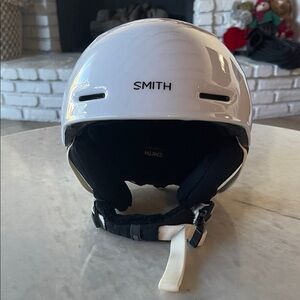 EUC Smith Zoom Jr Snow Helmet Kids Small